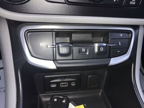 Used 2024 GMC Terrain SLT FWD image 20