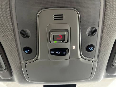 Certified 2022 Toyota Prius LE FWD image 28