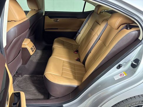 Used 2018 Lexus ES 350 w/ Luxury Package w/Wood Trim FWD image 30