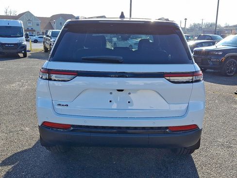 New 2025 Jeep Grand Cherokee Limited image 6