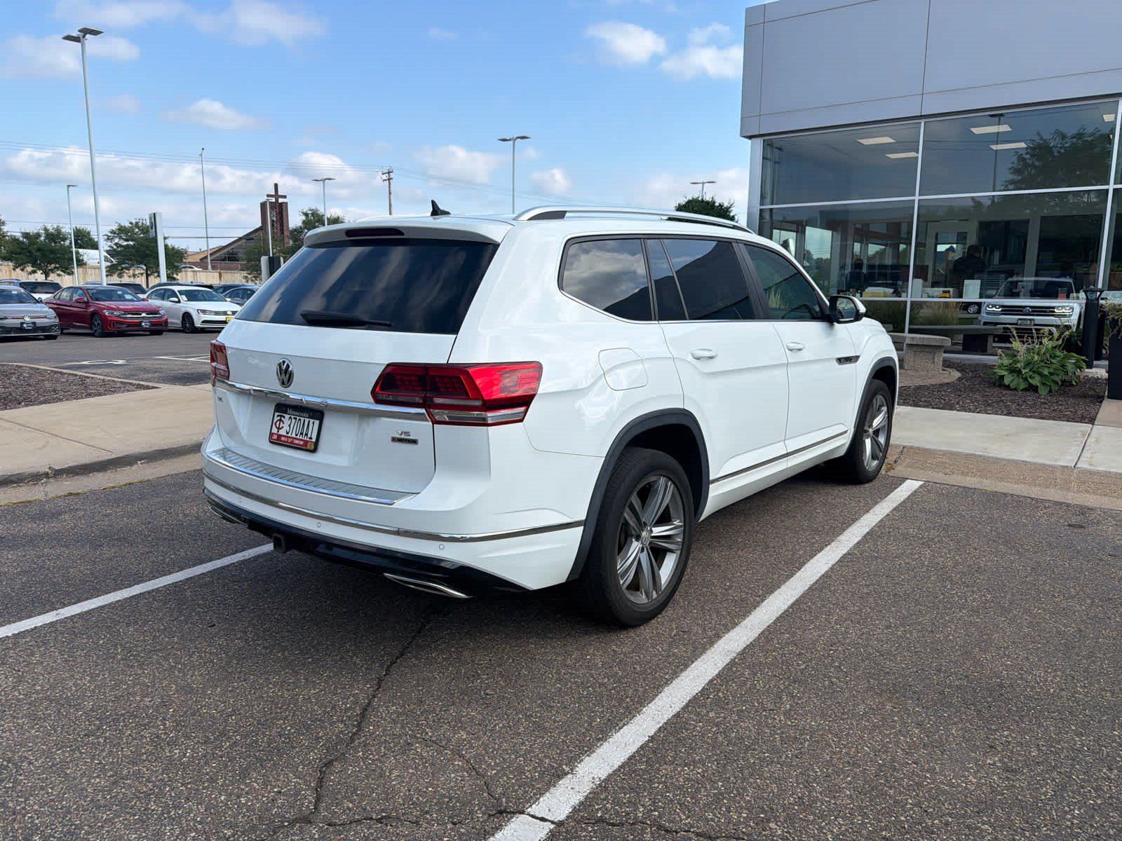Used 2019 Volkswagen Atlas SEL R-Line AWD/4WD image 3