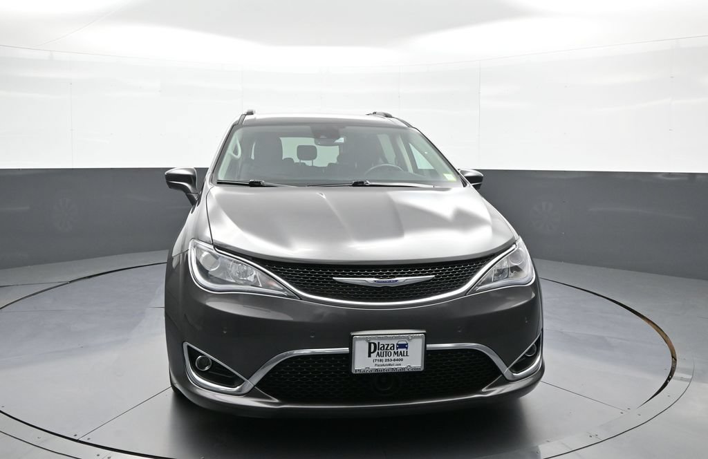 Used 2020 Chrysler Pacifica Touring-L Plus FWD image 2