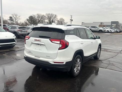 Used 2023 GMC Terrain SLT w/ Infotainment Package II image 5