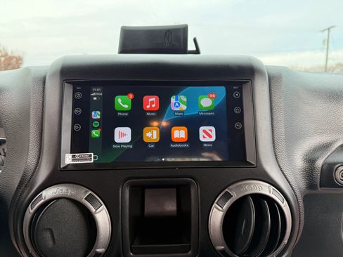 Used 2016 Jeep Wrangler Unlimited Sport image 10