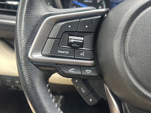 Used 2022 Subaru Ascent Limited w/ Technology Package image 38