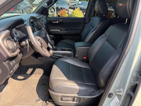 Used 2021 Toyota Tacoma TRD Pro AWD/4WD image 13