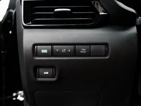 Used 2025 Nissan Sentra SV w/ All-Weather Package image 17