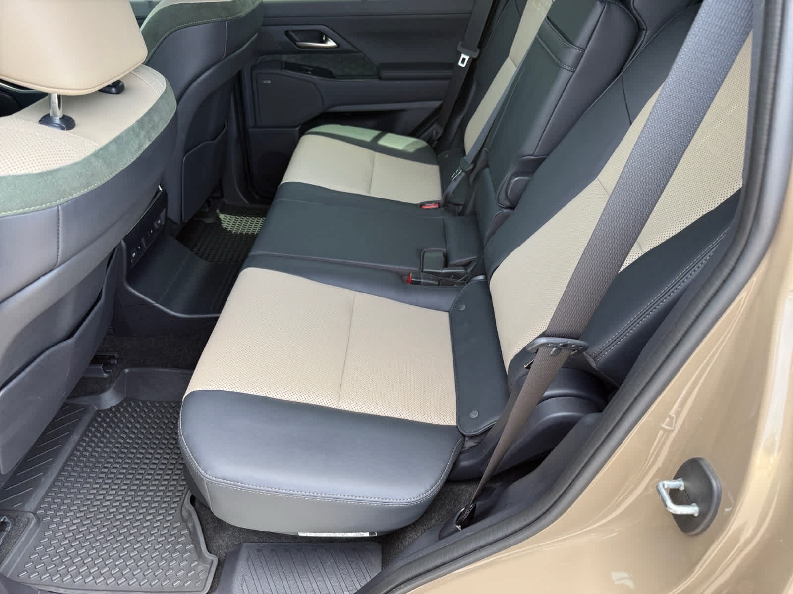 Used 2024 Lexus GX 550 AWD/4WD image 11