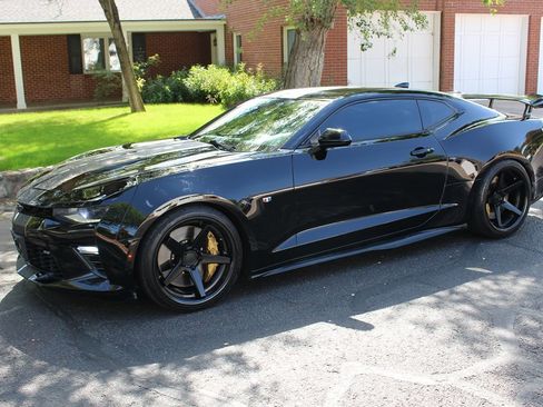 Used 2017 Chevrolet Camaro SS image 44