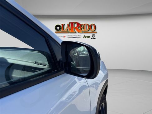 New 2026 Jeep Compass Latitude image 11