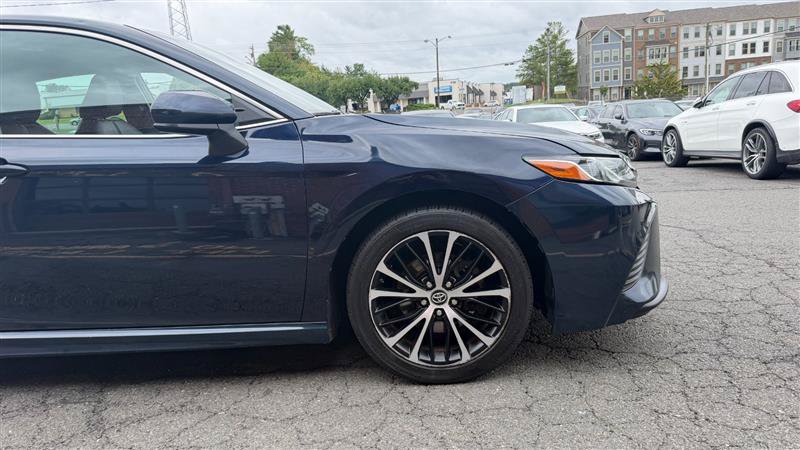 Used 2019 Toyota Camry SE FWD image 5