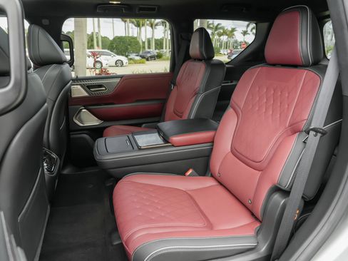 Certified 2025 INFINITI QX80 Autograph AWD/4WD image 33