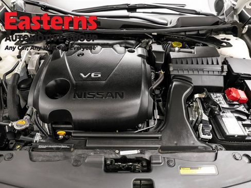Used 2023 Nissan Maxima SR w/ Sport Mat Group FWD image 7