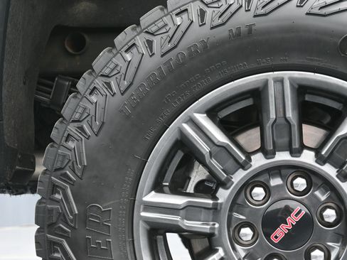 Used 2024 GMC Sierra 1500 AT4X image 43