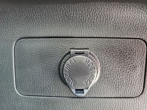 Used 2025 Toyota RAV4 XLE Premium FWD image 30