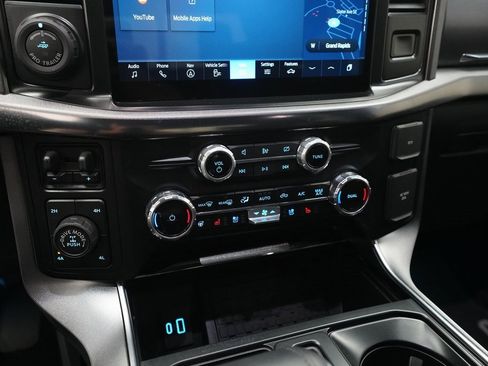 Used 2024 Ford F150 Platinum w/ FX4 Off-Road Package image 19