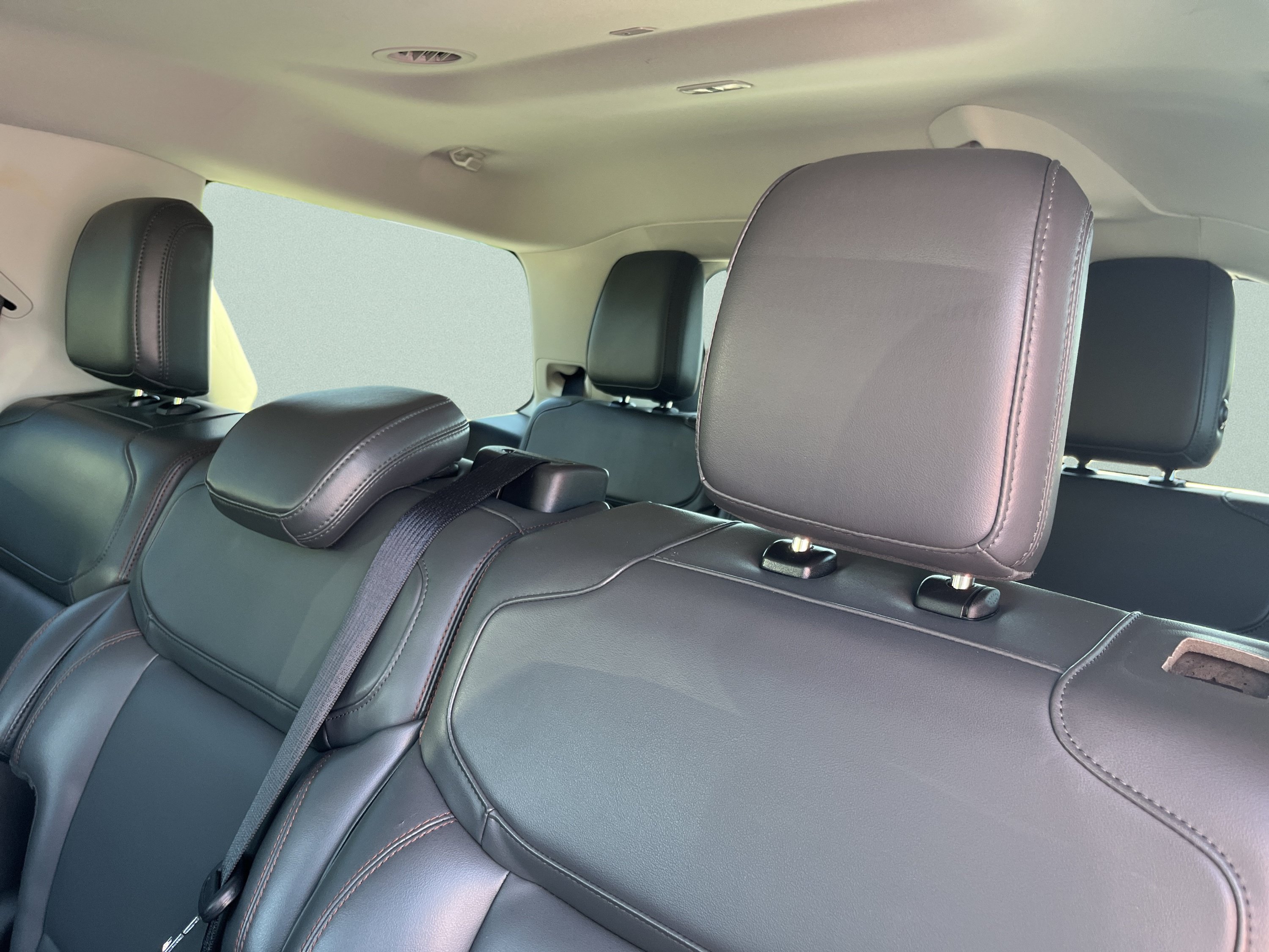 Used 2025 Ford Expedition Active AWD/4WD image 19