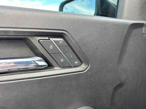 Used 2023 Chevrolet Colorado Z71 w/ Z71 Convenience Package 2 image 15