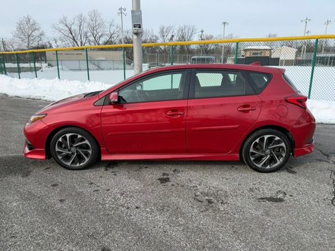 Used 2017 Toyota Corolla iM w/ Carpet Mat Package image 2