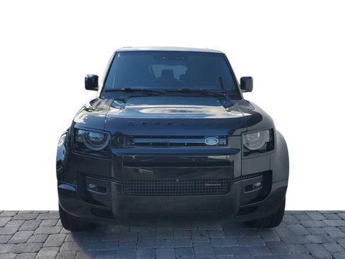 Used 2023 Land Rover Defender 130 X-Dynamic SE image 2