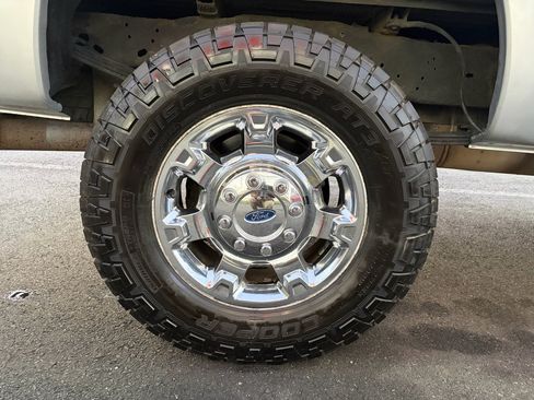 Used 2016 Ford F250 XLT w/ XLT Premium Package image 19