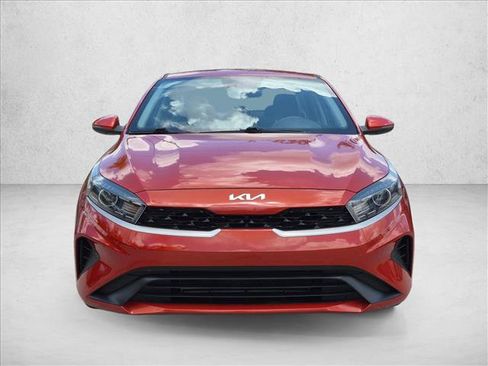Used 2022 Kia Forte LXS w/ LXS Technology Package FWD image 2