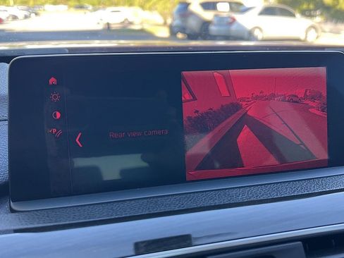 Used 2018 BMW 330i Sedan w/ Premium Package image 17