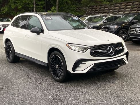 Certified 2025 Mercedes-Benz GLC 300 image 4