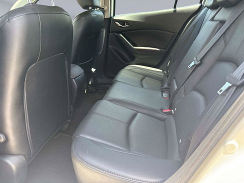 Used 2018 MAZDA MAZDA3 Touring FWD image 12