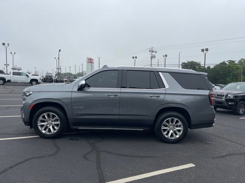 Used 2021 Chevrolet Tahoe Premier w/ Premium Package RWD image 13