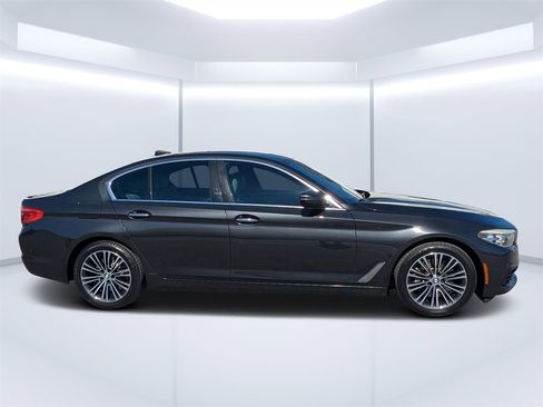 Used 2017 BMW 530i image 2