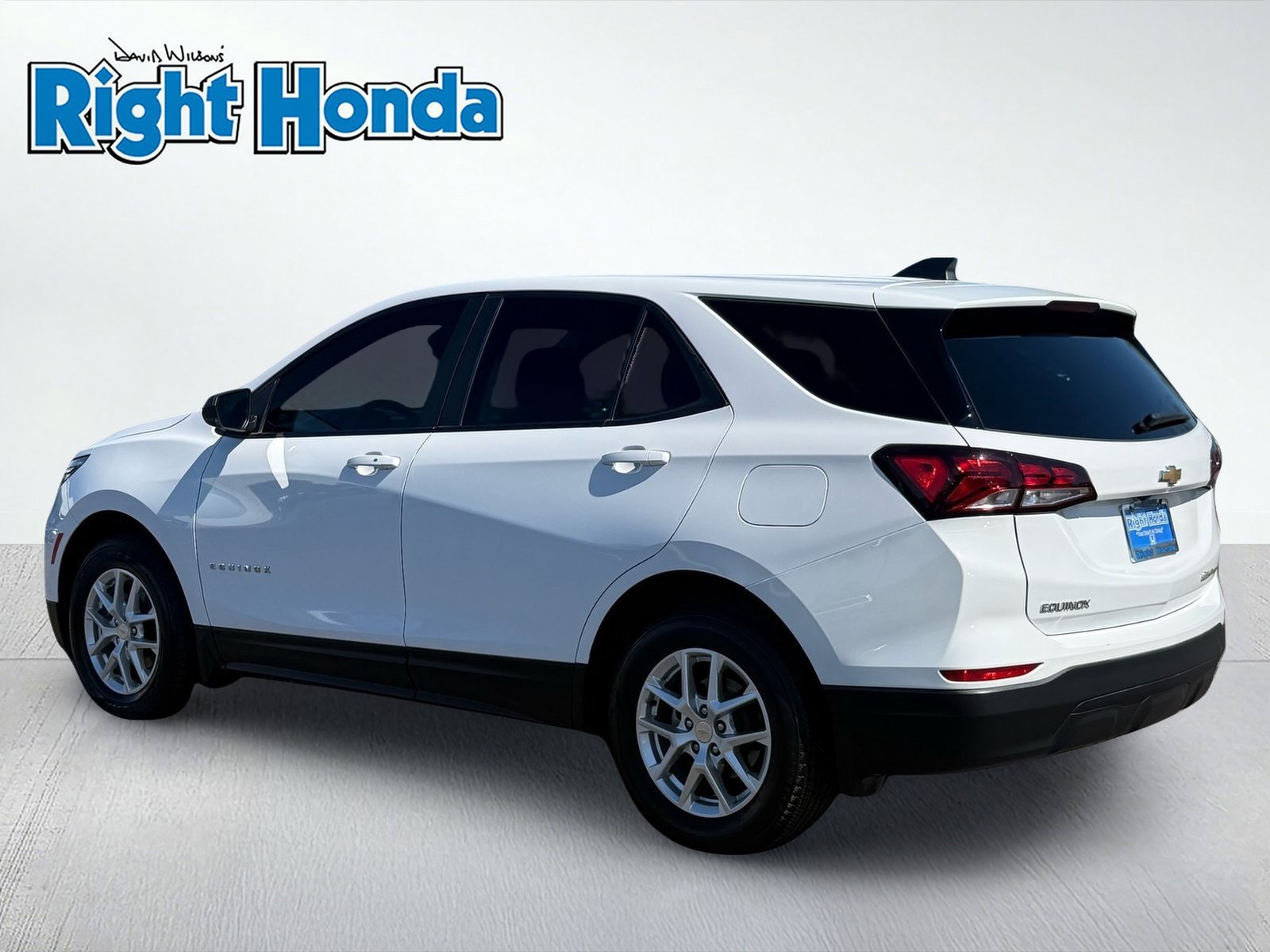 Used 2023 Chevrolet Equinox LS w/ LS Convenience Package AWD/4WD image 4
