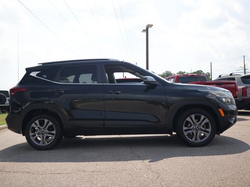 Used 2021 Kia Seltos S FWD image 6