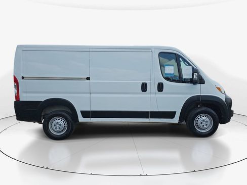 Used 2025 RAM ProMaster 2500 w/ Convenience Group FWD image 5
