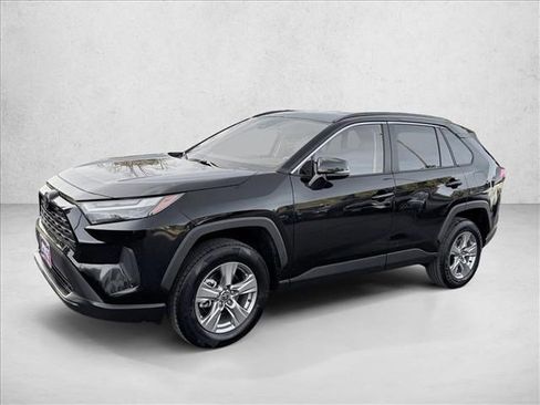 Used 2025 Toyota RAV4 XLE image 1