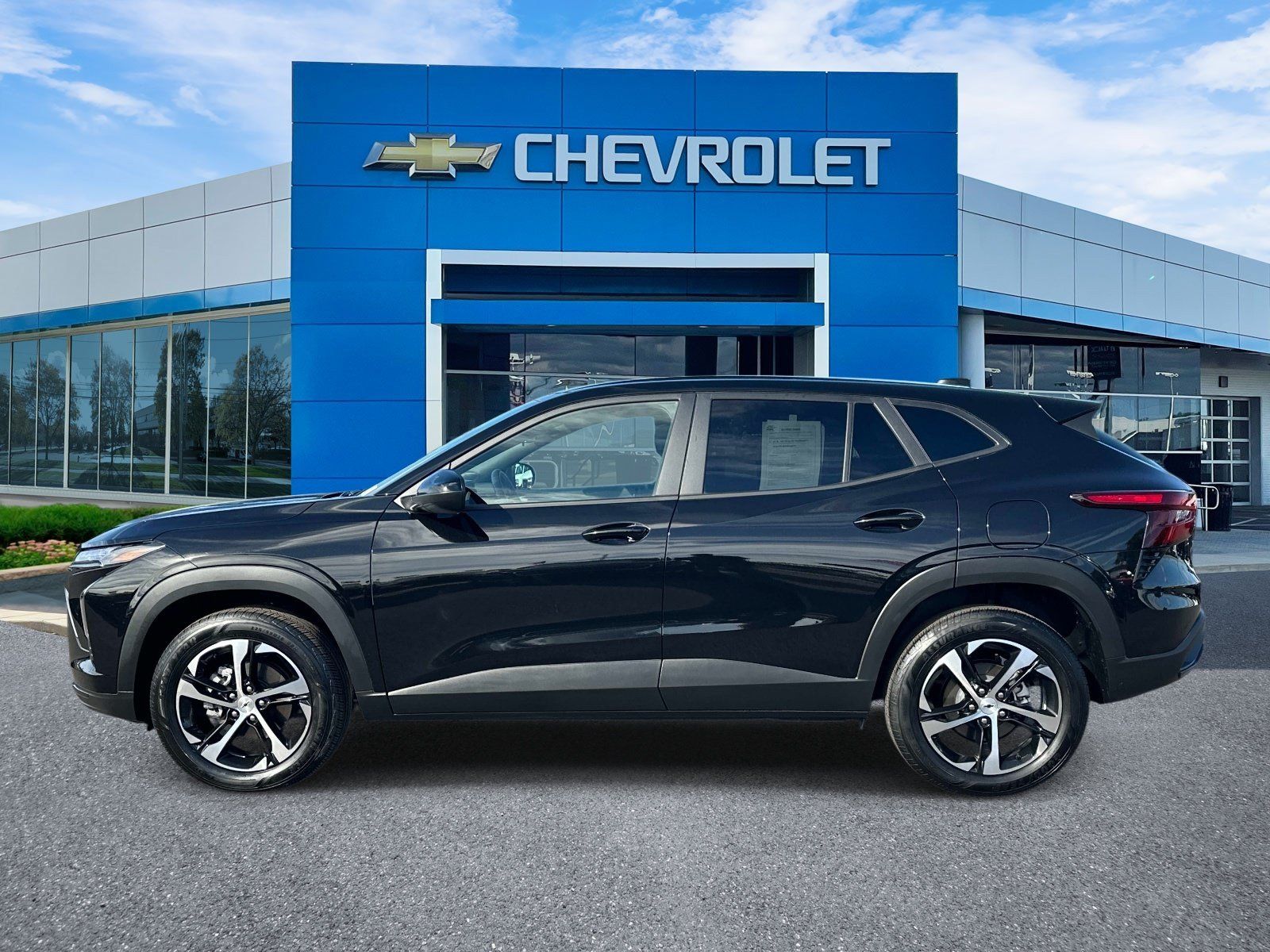 Used 2025 Chevrolet Trax RS w/ Driver Confidence Package FWD image 5