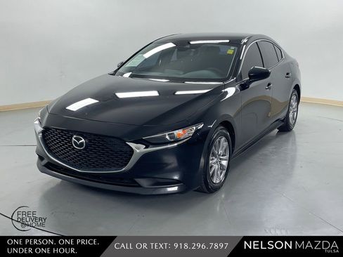 Used 2021 MAZDA MAZDA3 s image 1