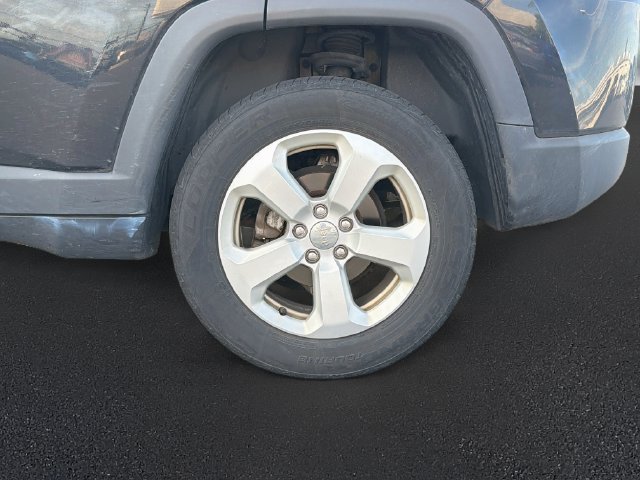 Used 2019 Jeep Compass Latitude AWD/4WD image 9