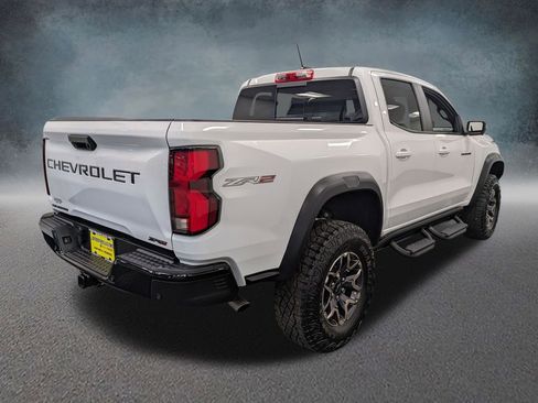 Used 2024 Chevrolet Colorado ZR2 w/ Technology Package image 4