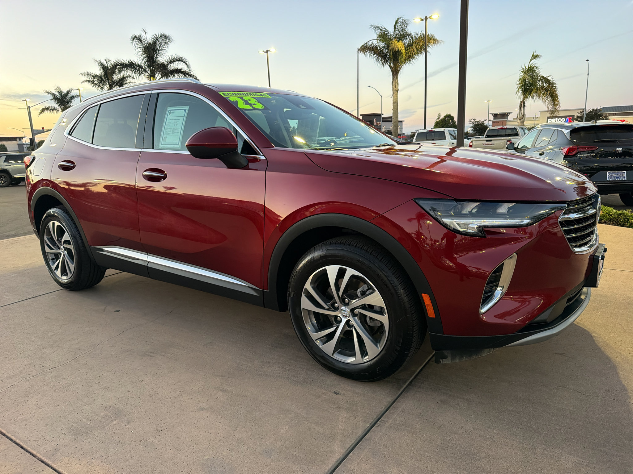 Used 2023 Buick Envision Essence FWD image 3