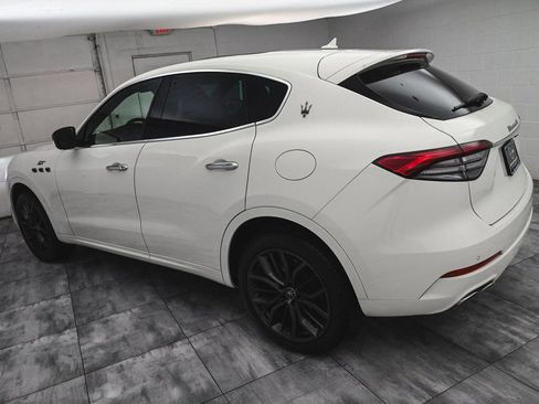Used 2024 Maserati Levante GT Ultima image 4