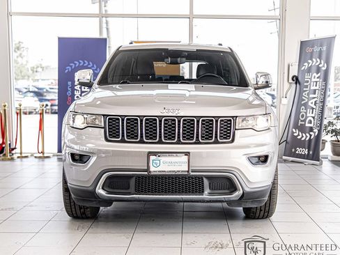 Used 2018 Jeep Grand Cherokee Limited AWD/4WD image 2