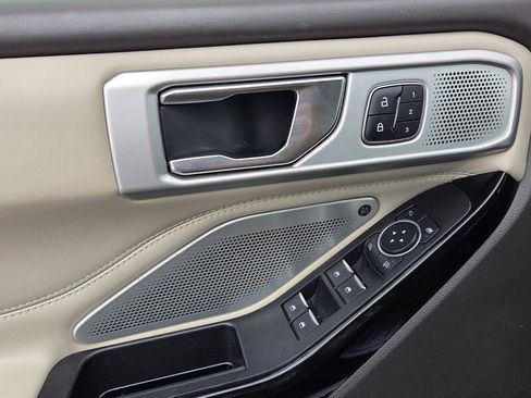 Used 2021 Ford Explorer Platinum w/ Equipment Group 601A image 30