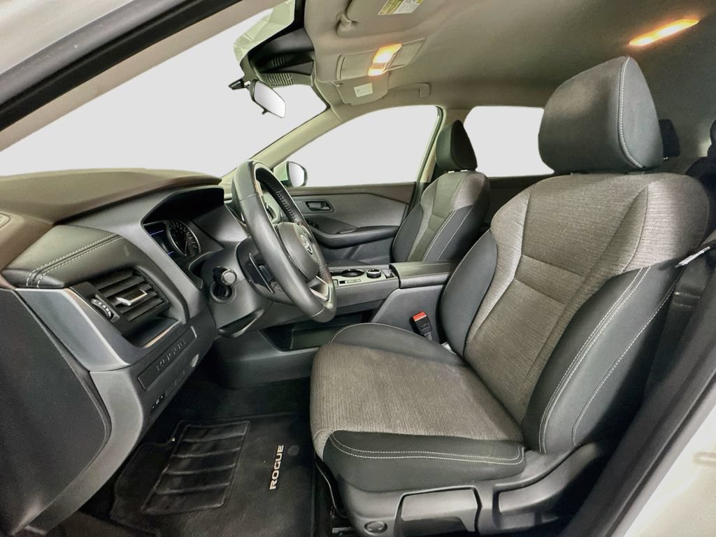 Used 2022 Nissan Rogue S AWD/4WD image 11