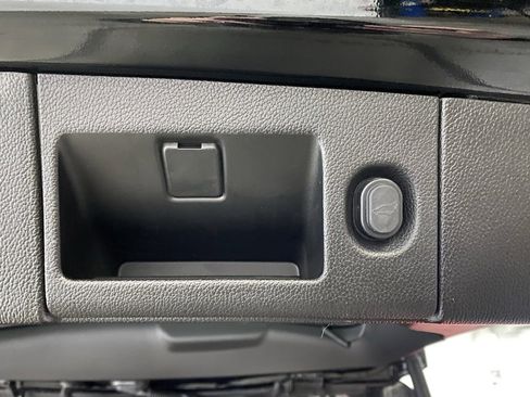 Used 2019 Cadillac Escalade Premium Luxury image 8