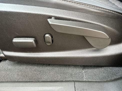 Used 2021 Chevrolet Colorado Z71 image 12