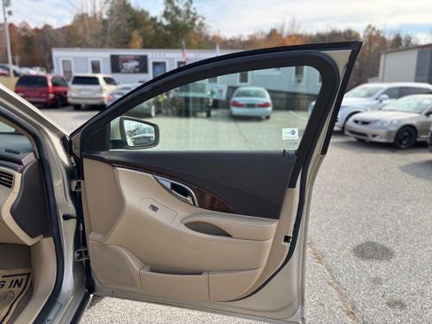 Used 2011 Buick LaCrosse CX image 10