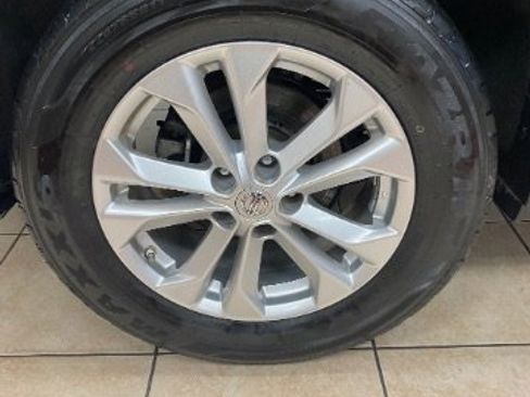 Used 2016 Nissan Rogue SV w/ SV Premium Package image 28