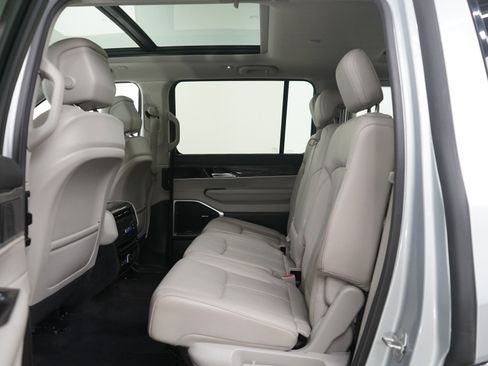 Used 2022 Jeep Wagoneer Series II w/ Premium Group I image 20