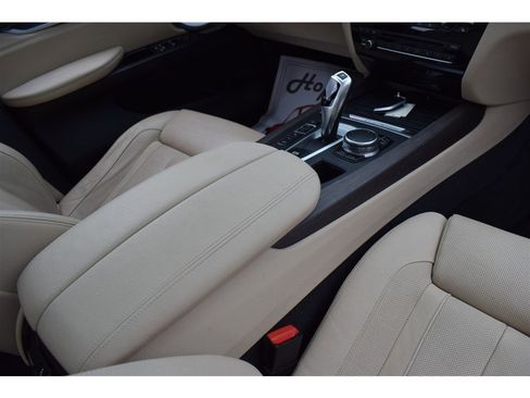 Used 2017 BMW X5 xDrive40e image 16